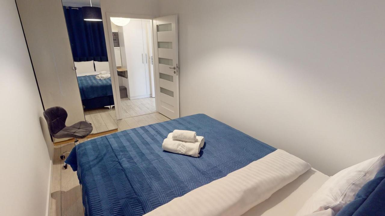 Family House Near The Market Square -Perfect For Family & Business Stays - Ksiecia Witolda Street 500 Steps To Market Square - 2 Bedrooms,2 Parking Places * Wroclaw