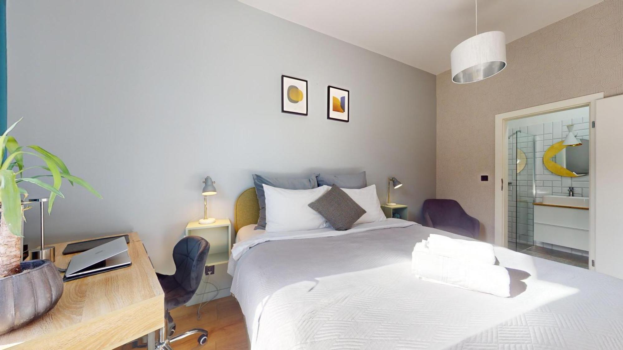 Apartment Family House Near The Market Square -Perfect For Family & Business Stays - Ksiecia Witolda Street 500 Steps To Market Square - 2 Bedrooms,2 Parking Places *