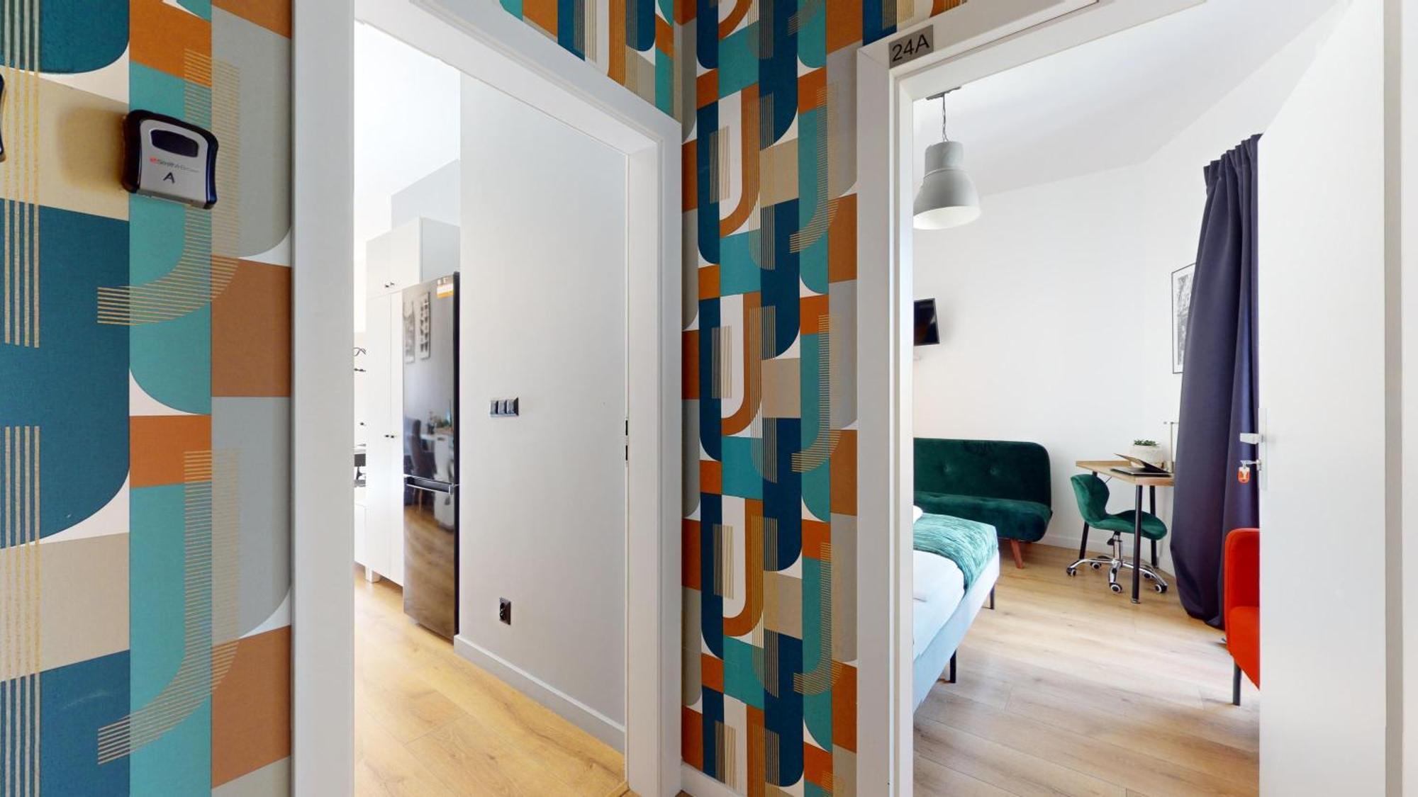 Apartment Family House Near The Market Square -Perfect For Family & Business Stays - Ksiecia Witolda Street 500 Steps To Market Square - 2 Bedrooms,2 Parking Places Wroclaw