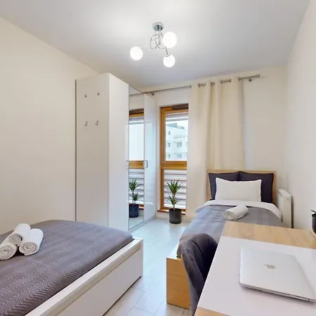 Family House Near The Market Square -Perfect For Family & Business Stays - Ksiecia Witolda Street 500 Steps To Market Square - 2 Bedrooms,2 Parking Places Wroclaw Exterior photo