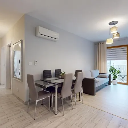 Family House Near The Market Square -Perfect For Family & Business Stays - Ksiecia Witolda Street 500 Steps To Market Square - 2 Bedrooms,2 Parking Places Wroclaw Exterior photo