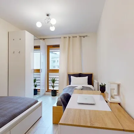 Family House Near The Market Square -Perfect For Family & Business Stays - Ksiecia Witolda Street 500 Steps To Market Square - 2 Bedrooms,2 Parking Places Wroclaw Exterior photo