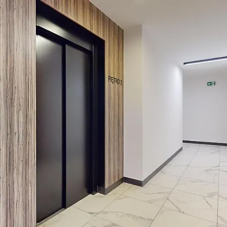 Family House Near The Market Square -Perfect For Family & Business Stays - Ksiecia Witolda Street 500 Steps To Market Square - 2 Bedrooms,2 Parking Places Wroclaw Exterior photo