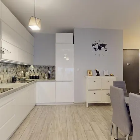 Family House Near The Market Square -Perfect For Family & Business Stays - Ksiecia Witolda Street 500 Steps To Market Square - 2 Bedrooms,2 Parking Places Wroclaw Exterior photo
