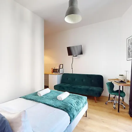 Family House Near The Market Square -Perfect For Family & Business Stays - Ksiecia Witolda Street 500 Steps To Market Square - 2 Bedrooms,2 Parking Places Wroclaw Exterior photo