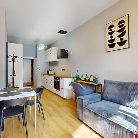 Family House Near The Market Square -Perfect For Family & Business Stays - Ksiecia Witolda Street 500 Steps To Market Square - 2 Bedrooms,2 Parking Places Wroclaw Exterior photo