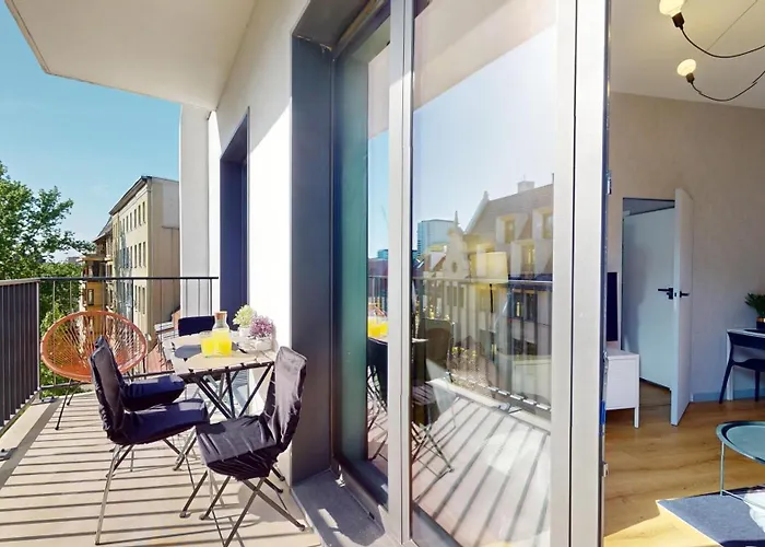 Family House Near The Market Square -Perfect For Family & Business Stays - Ksiecia Witolda Street 500 Steps To Market Square - 2 Bedrooms,2 Parking Places