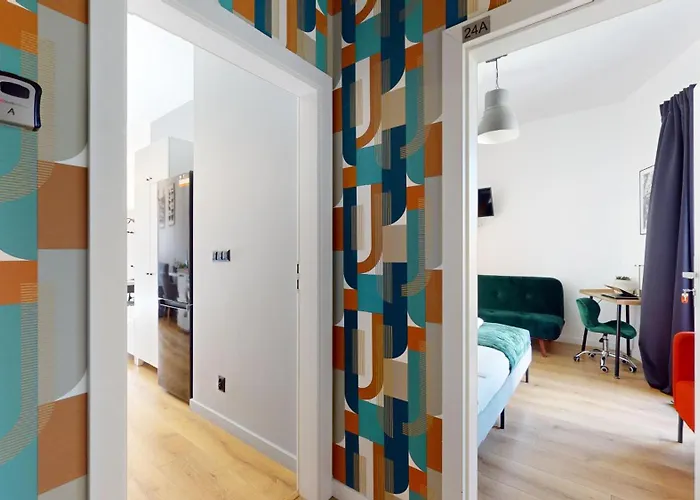 Family House Near The Market Square -Perfect For Family & Business Stays - Ksiecia Witolda Street 500 Steps To Market Square - 2 Bedrooms,2 Parking Places