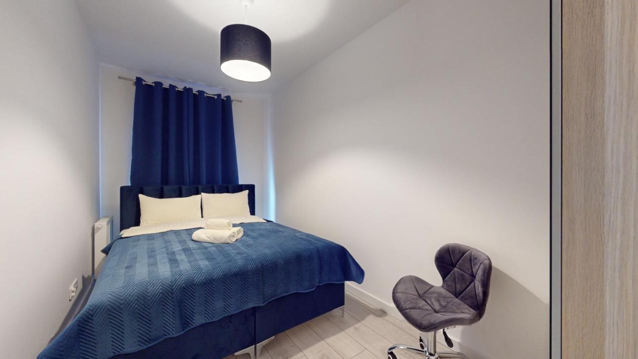 Apartment Family House Near The Market Square -Perfect For Family & Business Stays - Ksiecia Witolda Street 500 Steps To Market Square - 2 Bedrooms,2 Parking Places Wroclaw