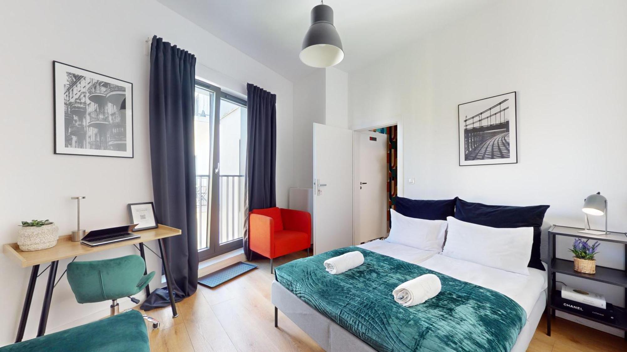 Apartment Family House Near The Market Square -Perfect For Family & Business Stays - Ksiecia Witolda Street 500 Steps To Market Square - 2 Bedrooms,2 Parking Places Wroclaw